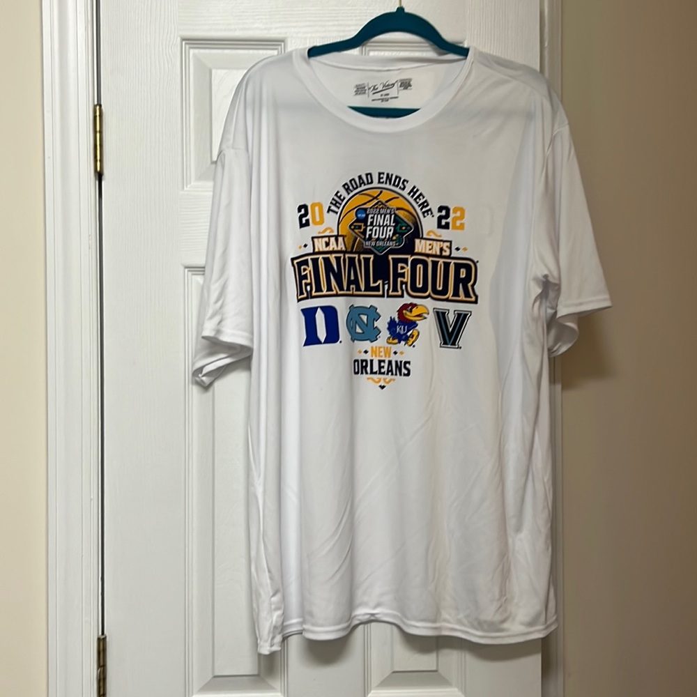 Official Final Four T bought at Coach K’s final game - New Orleans men’s XXL $25